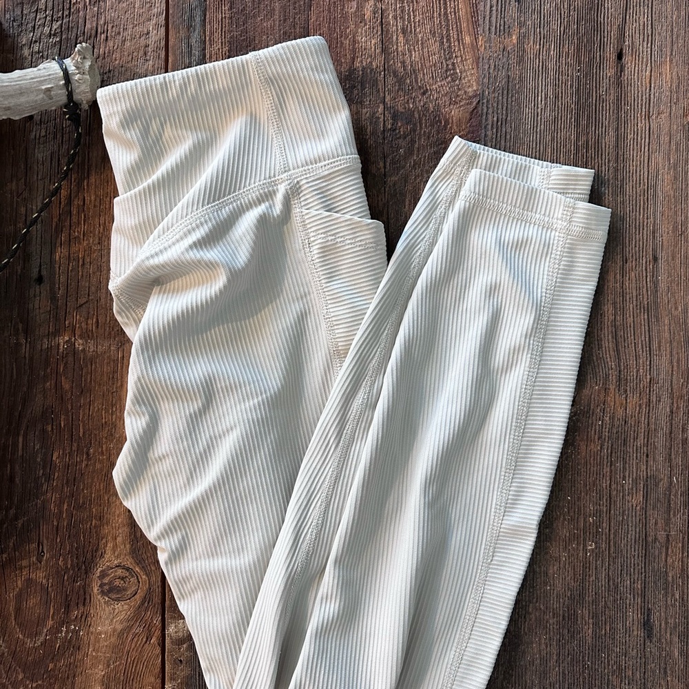 Old navy cream active Ribbed Leggings